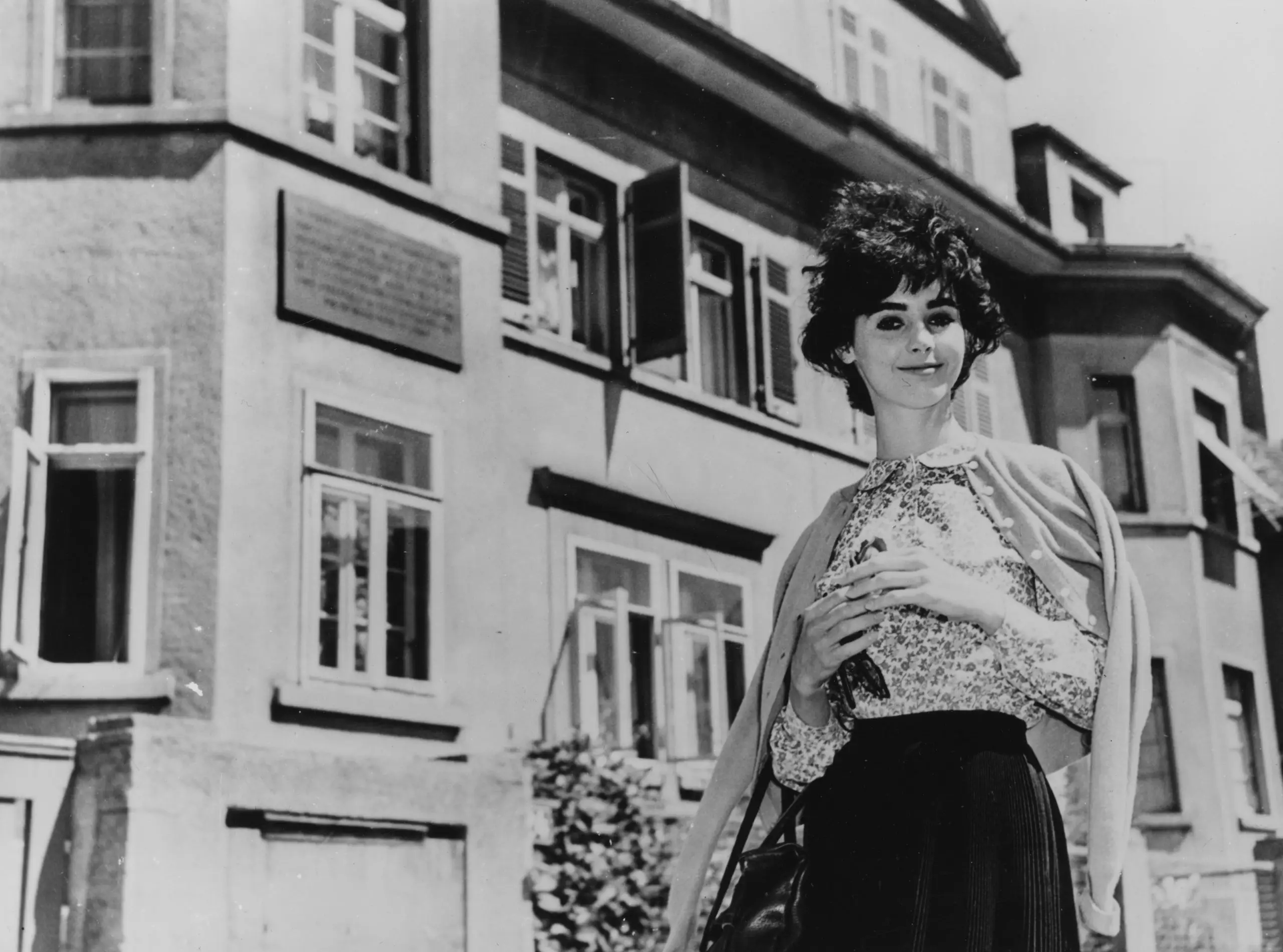 Millie Perkins foto 3
