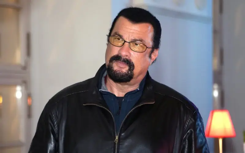 Steven Seagalin nettoarvo - Wiki, ikä, paino ja pituus, ihmissuhteet, perhe ja paljon muuta