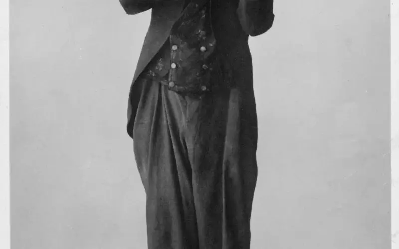 Charlie Chaplinin nettoarvo - Wiki, ikä, paino ja pituus, ihmissuhteet, perhe ja paljon muuta