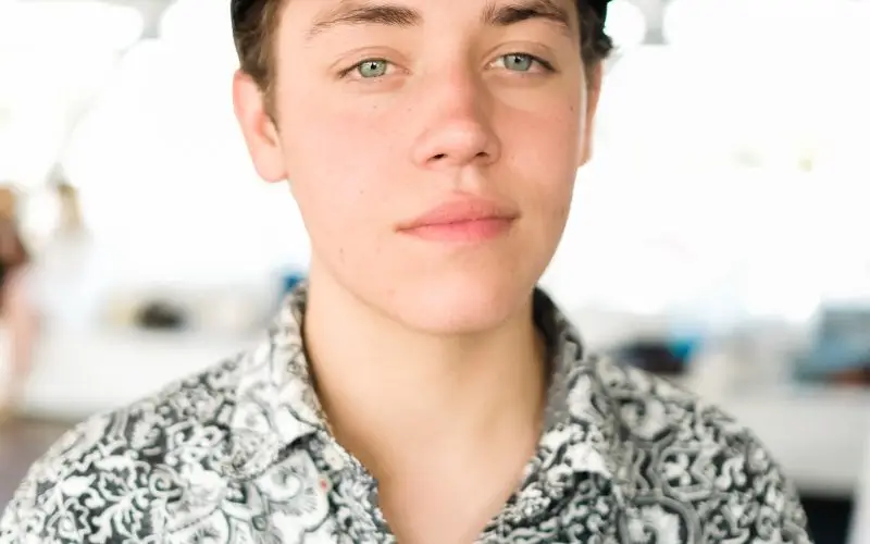 Ethan Cutkoskyn nettoarvo - Wiki, ikä, paino ja pituus, ihmissuhteet, perhe ja paljon muuta