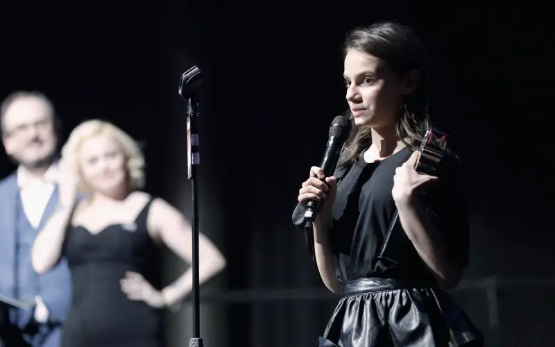 Dafne Keen Net Worth - Wiki, ikä, paino ja pituus, ihmissuhteet, perhe ja paljon muuta