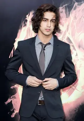 Avan Jogia Body Measurements Height Weight 