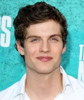 Daniel Shaman pesa la misura del corpo