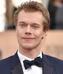 Dimension dimensioner af størrelsen på alle dimensioner af Alfie Allen