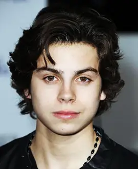 Jake T. Austin Misura i dati di biografia del peso corporeo PIONGE