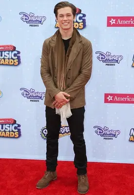 Leo Howard Bio and Facts