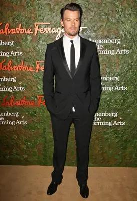 Josh Duhamel Body Measurements Shoe Size