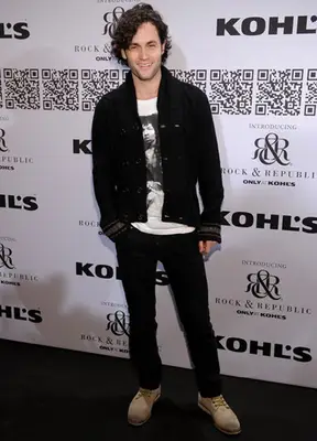 Penn Badgley Body Measurements and Facts