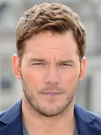 Chris Pratt måler statistikken over sko med vitale dimensioner for pæren