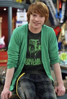 Calum Worthy Biography
