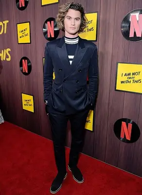 Chase Stokes Height Weight Stats