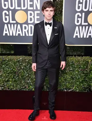 Freddie Highmore Body Measurements Shoe Size