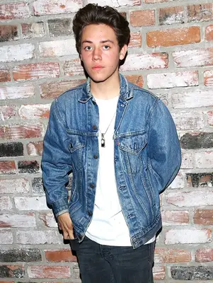 Ethan Cutkosky Body Measurements Stats