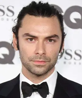 Aidan Turner pesa il peso del corpo del corpo misura i fatti realizzati