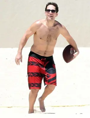 Paul Rudd Height Weight Body Shape