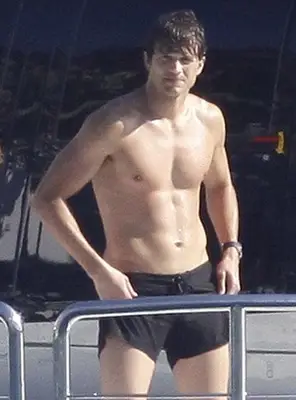 Ashton Kutcher Body Measurements