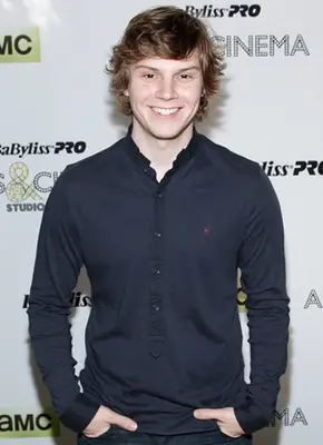 Evan Peters Body Measurements Height Weight