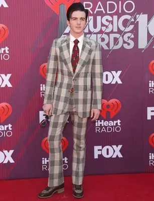 Drake Bell Height Weight Stats