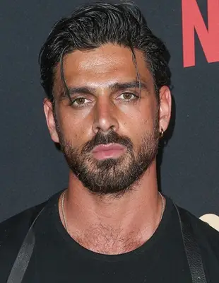 Michele Morrone Pease Misure di valore netto del peso corporeo statistico