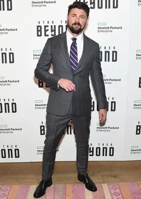 Karl Urban Height Weight Stats