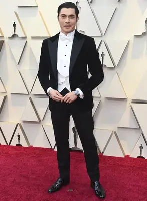 Henry Golding Height Weight Shoe Size