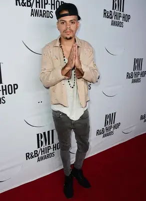 Evan Ross Body Measurements Shoe Size