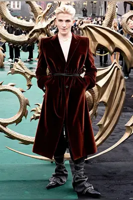 Ewan Mitchell Height Weight Bio