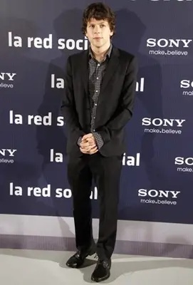 Jesse Eisenberg Height Weight Body Shape