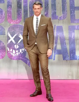 Joel Kinnaman Height Weight Body Shape