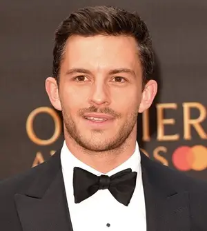 Jonathan Bailey Peso del peso delle scarpe realizzate