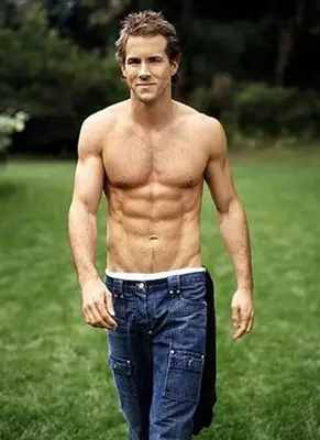 Ryan Reynolds Height Body Shape