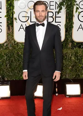 Chris Pine Height Weight Body Shape