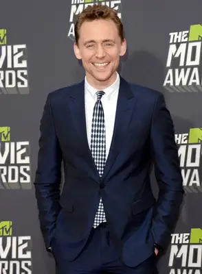 Tom Hiddleston Body Measurements Height Weight
