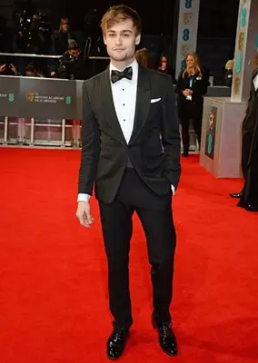 Douglas Booth Height Weight Body Figure Shape