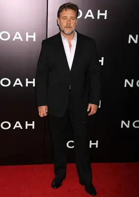 Russell Crowe Height Weight Body Shape