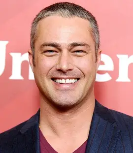 Misura del corpo del peso di Taylor Kinney