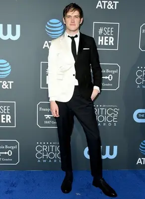 Bo Burnham Height Weight Stats