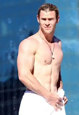 Chris Hemsworth Height Weight Body Shape