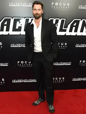 Ryan Eggold Pease pesi Famiglia Famiglia Wiki