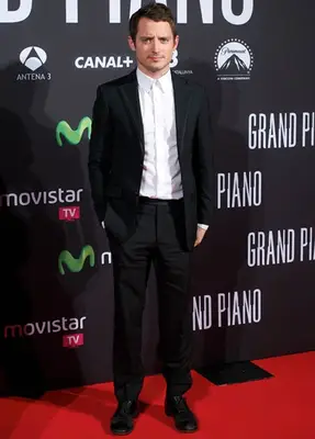 Elijah Wood Body Measurements Shoe Size