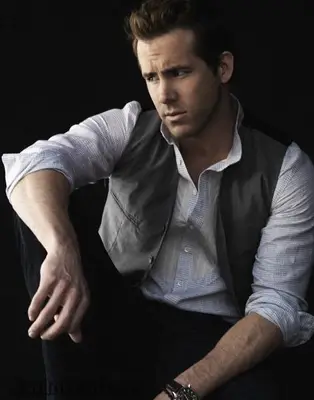 Ryan Reynolds Biography