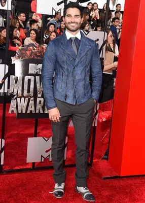 Tyler Hoechlin Height Weight Shoe Size