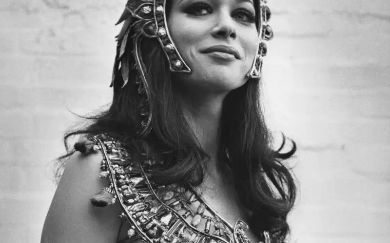 Valerie Leon Net Worth - Wiki, ikä, paino ja pituus, ihmissuhteet, perhe ja paljon muuta