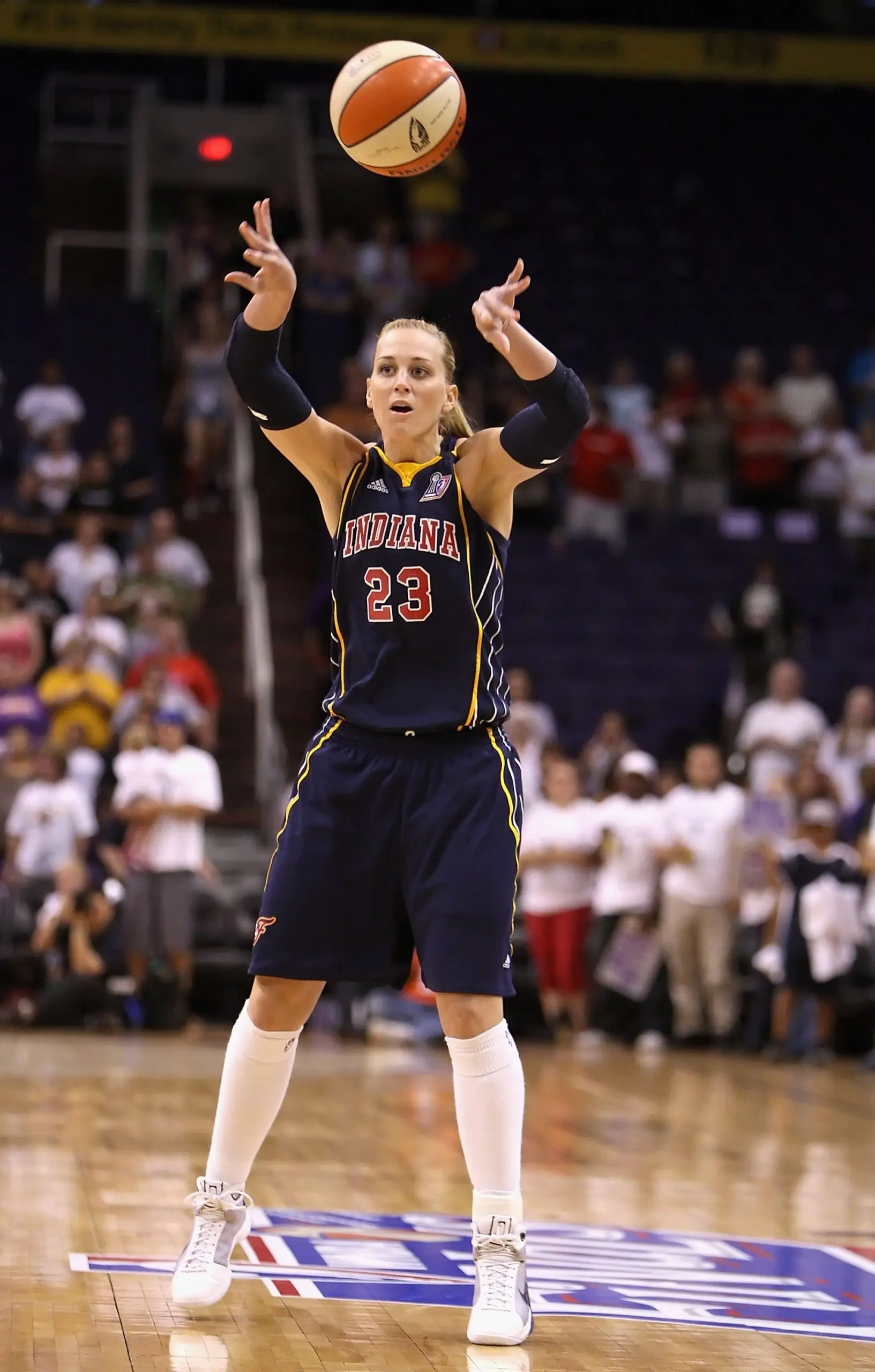 Katie Douglas, zdjęcie 2