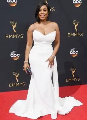 Niecy Nash Height Weight Statistics