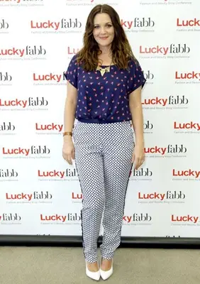 Drew Barrymore Height Weight Body Shape