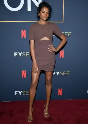 Simone Ashley Height Weight Shoe Size