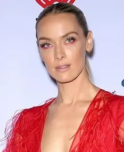 Actress Rachel Skarsten