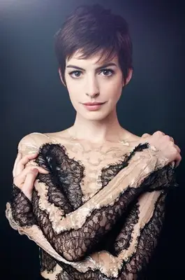 Anne Hathaway Biography