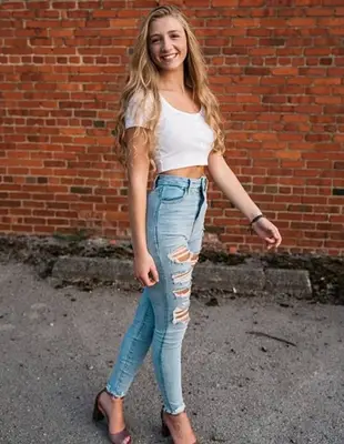 Emma Rayne Lyle Measurements and Bio